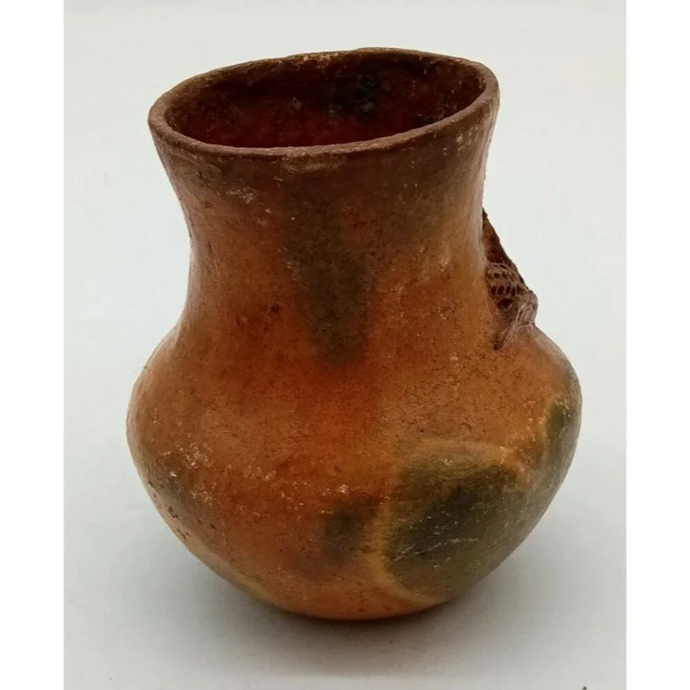 Vintage Lorena Bartlett Navajo/Dine Pine Pitch Pottery Folk Art Corn Vase 3.375